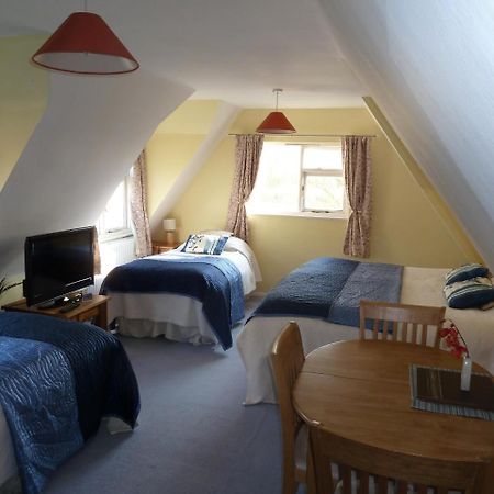 Takeley The Willows Guest House מראה חיצוני תמונה