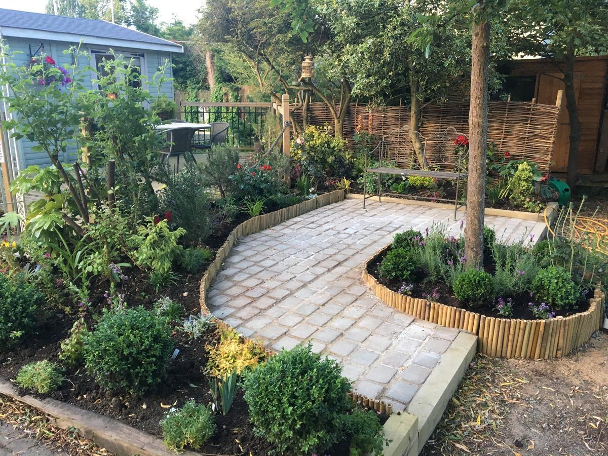 Takeley The Willows Guest House מראה חיצוני תמונה