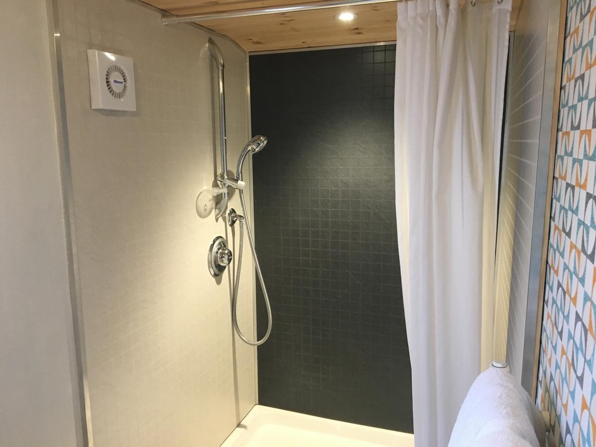 Takeley The Willows Guest House מראה חיצוני תמונה
