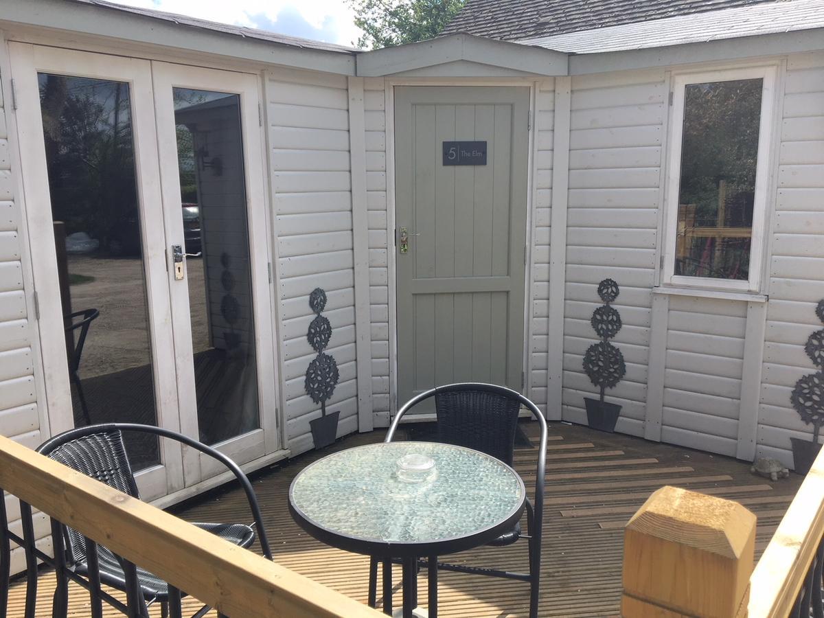 Takeley The Willows Guest House מראה חיצוני תמונה